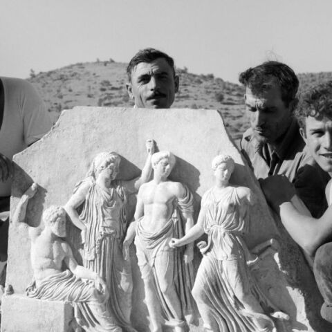 Στα Φιλιατρά παρουσιάζεται η έκθεση «Η Ελλάδα μέσα από τον φακό του Νικόλαου Τομπάζη», με υλικό από τα φωτογραφικά αρχεία του Μουσείου Μπενάκη.