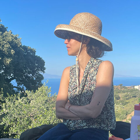 Η αρχιτέκτονας Κατερίνα Κούρκουλα γράφει για την Τζια