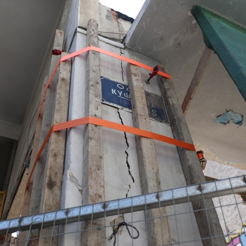 Ρωγμή σε πολυκατοικία στην Κυψέλη