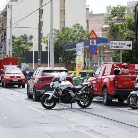Λήξη συναγερμού στον Πειραιά: Δεν εντοπίστηκε διαρροή αερίου στο βενζινάδικο, άνοιξαν οι δρόμοι