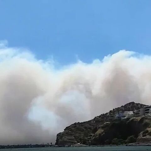 Τουλάχιστον 100 χιλιόμετρα ταξίδεψε ο καπνός από τη φωτιά στην Κρήτη