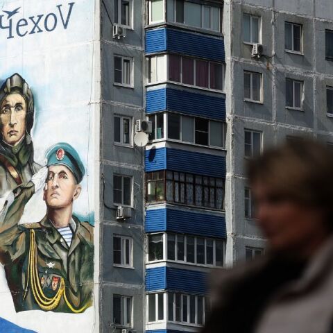 Κύμα απάτης στη Ρωσία με «μαύρες χήρες» που παντρεύονται στρατιώτες πριν σταλούν στο μέτωπο της Ουκρανίας για να εισπράξουν τις αποζημιώσεις θανάτου.
