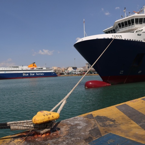 Δεμένα πλοία στο λιμάνι του Πειραιά