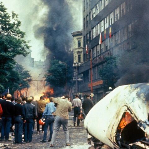 21 Αυγούστου 1968: Aπό τα σοβιετικά τανκς στην Πράγα στον ρωσικό αναθεωρητισμό στην Ουκρανία