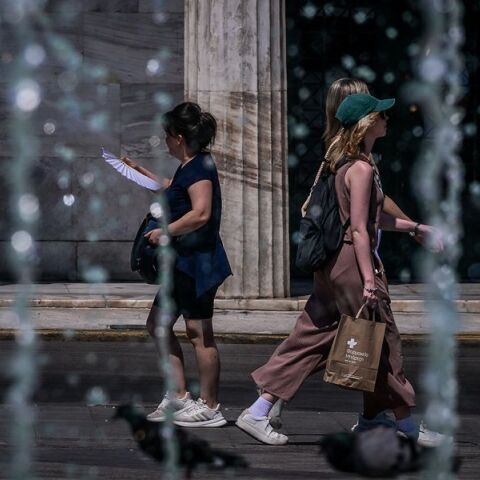 Καύσωνας: «Καμίνι» η χώρα για 48 ώρες - Σε περιοχές ο υδράργυρος θα ξεπεράσει τους 40°C