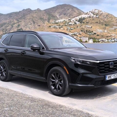 Οδηγούμε το αυτοφορτιζόμενο Honda CR-V στην πιο ώριμη εκδοχή του