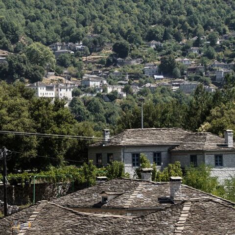 Οι διακοπές στο βουνό το καλοκαίρι κρύβουν την ηρεμία που ψάχνουμε