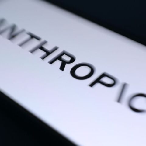 Δικαστικός «πόλεμος» ξέσπασε κατά της Anthropic - Μουσικοί κολοσσοί κατηγορούν την εταιρία ΑΙ για παράνομη λήψη και χρήση χιλιάδων τραγουδιών.