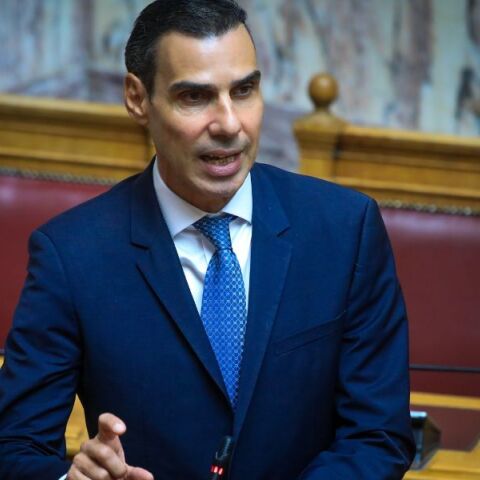 Ο Μάριος Θεμιστοκλέους δήλωσε ότι 1.000 νοσηλευτές θα έχουν τοποθετηθεί στο ΕΣΥ έως τα μέσα Νοεμβρίου - Μείωση αναμονών στα χειρουργεία και ψηφιοποίηση λίστας.