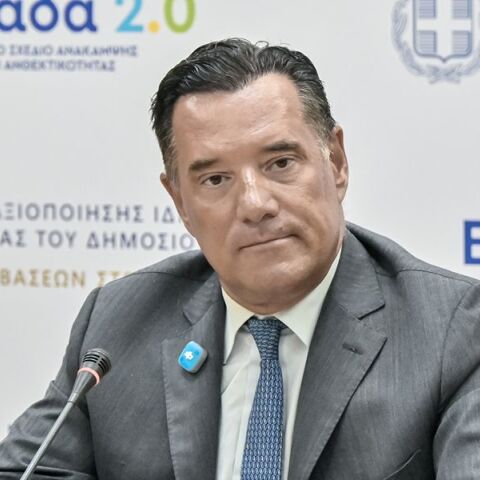 Γεωργιάδης: Πολύ βαριά διαδικασία η πλασμαφαίρεση, γίνεται μόνο σε νοσοκομειακό περιβάλλον