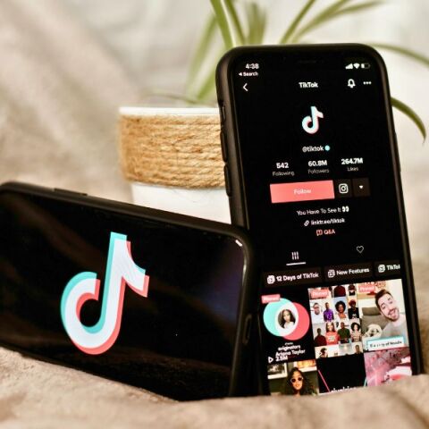 Η Disney και το TikTok υπέγραψαν συμφωνία που αλλάζει τους κανόνες του fandom