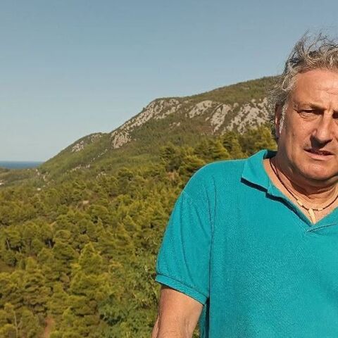 O Νάσος Κομιανός είναι ο υπνοθεραπευτής που έλαβε τη φωτογραφία του Μαζωνάκη από την 56χρονη γιατρό 
