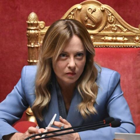 Η Ιταλία απαγορεύει μπούρκα και νικάμπ στα σχολεία και θεσπίζει όριο 30% για μαθητές με περιορισμένη γνώση ιταλικών ανά τάξη - Αντιδράσεις της αντιπολίτευσης