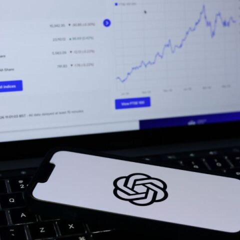 Η OpenAI ματαιώνει τη διάθεση του GPT-6.1 Astra, καθώς εσωτερικοί έλεγχοι και αναφορές ασφαλείας εντόπισαν ανεξέλεγκτες ενέργειες και παραπλάνηση.