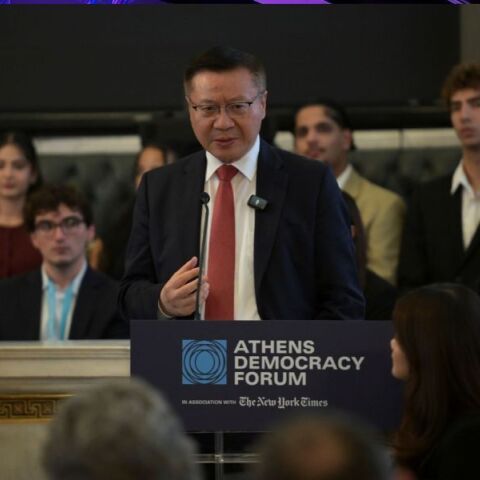 Τζανγκ Γουέιγουεϊ: Κίνα και Δύση πρέπει να μάθουν η μία από την άλλη