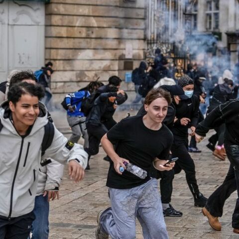 Γαλλία: Από τις μαθητικές ταραχές στη βία των δρόμων - Η ανατομία μιας ανάφλεξης