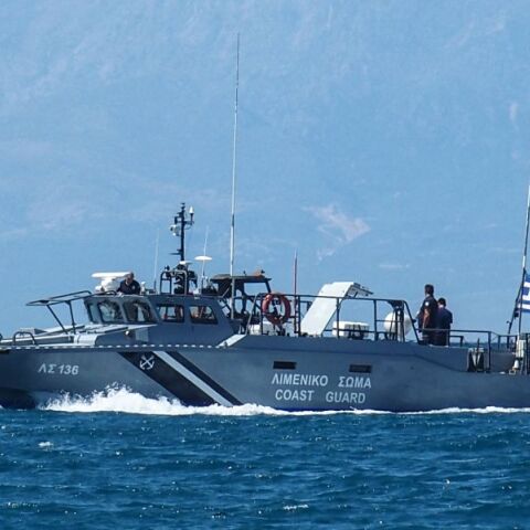 Επιχείρηση έρευνας και διάσωσης βρίσκεται σε εξέλιξη για 44χρονη που έπεσε στη θάλασσα από κρουαζιερόπλοιο στα ανοιχτά της Ζακύνθου.