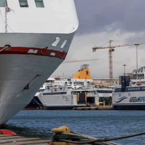Δεμένα πλοία θα παραμείνουν σε επτά λιμάνια στις 30 Οκτωβρίου λόγω 24ωρης απεργίας των ναυτεργατών και στάσης εργασίας της ΟΜΥΛΕ. 