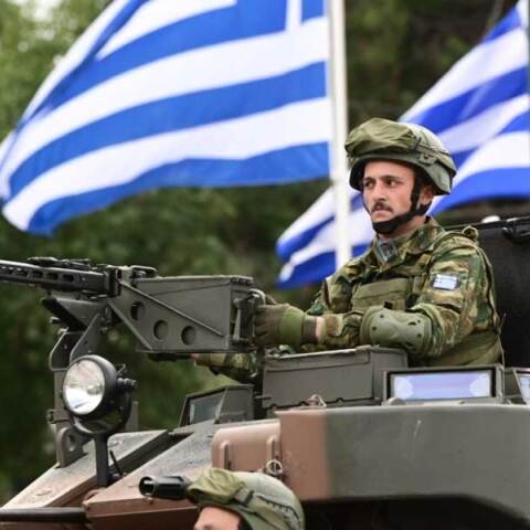 Στρατιωτική παρέλαση