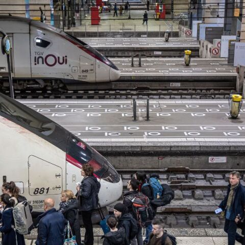 Αντιδράσεις στη Γαλλία για τη νέα κατηγορία θέσεων Optimum της SNCF που απαγορεύει παιδιά κάτω των 12 ετών - «Σοκαριστική» η απόφαση, λένε οι αρχές.