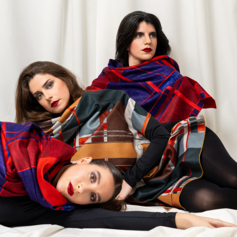 To M.K.E παρουσιάζει το “In Between Lines”