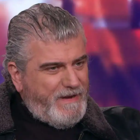 Βλαδίμηρος Κυριακίδης: Εμείς οι άνδρες κουραζόμαστε να αποδεχτούμε τη γυναίκα και τη θηλυκή μας πλευρά
