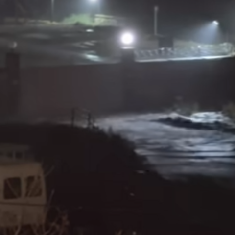 Η κακοκαιρία Erminio χτυπά την Αττική: Νεκρός άνδρας στη Νέα Μάκρη - Πλημμυρισμένοι δρόμοι και πτώσεις δέντρων