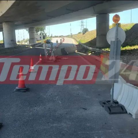 Πάτρα: Θρήνος στην κηδεία πατέρα και γιου - «Ήταν μια ζωή αγκαλιασμένοι»