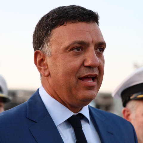 Στο λιμάνι του Πειραιά ο Βασίλης Κικίλιας: «Η τουριστική περίοδος δεν έχει τελειώσει»