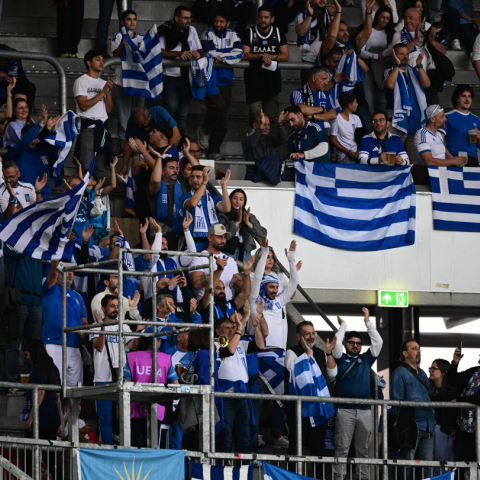 Γερμανία - Ελλάδα: Ατελείωτο τραγούδι από τους Έλληνες στις εξέδρες
