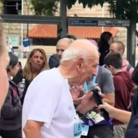 Μεταμόρφωση: Συγκινεί 88χρονος δρομέας - «Σκεφτόμουν τη γυναίκα μου που έχει φύγει από τη ζωή»
