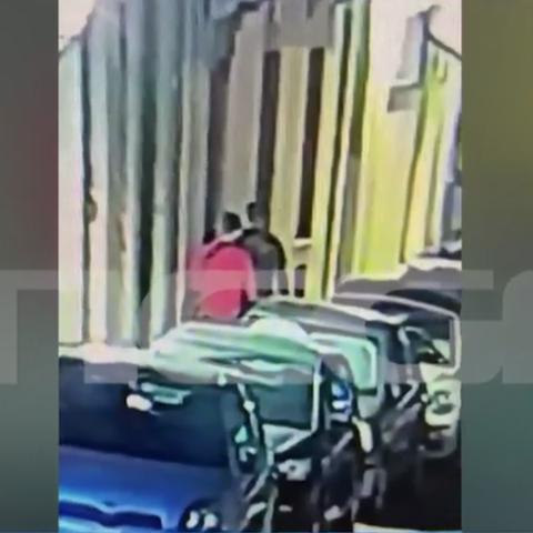 Οι δύο κλέφτες χαλκού στην Πλάκα