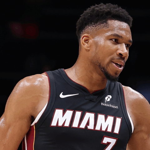 Γιάννης Αντετοκούνμπο: Αδιανόητο triple-double και νίκη των Χιτ κόντρα στους Πέισερς