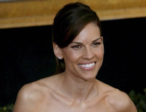 Η Χίλαρι Σουάνκ περιμένει δίδυμα