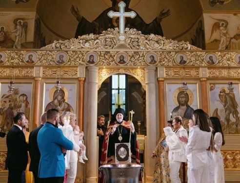 Ευάγγελος Μπούσης, Πίτερ Ντούντας βάφτισαν τα παιδιά τους -Νονά η Ευγενία Νιάρχου