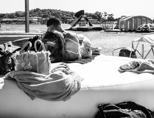 Ζευγάρι στην παραλία