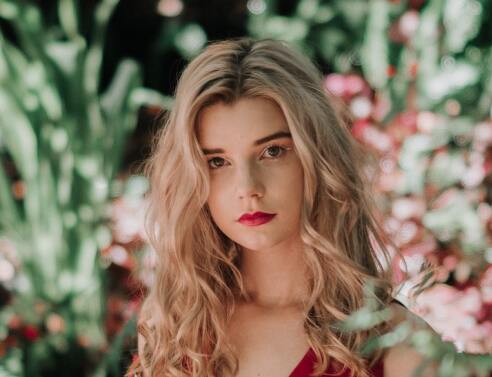 Ποιες τροφές ωφελούν την επιδερμίδα και ποιες τη βλάπτουν