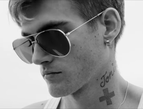 Πρίσλεϊ Γκέρμπερ: O γιος της Σίντι Κρόφορντ είναι το πρόσωπο της Celine