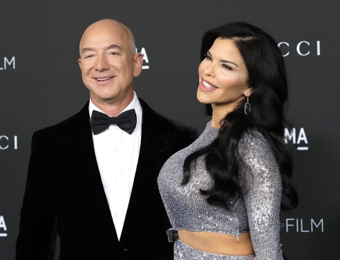 Η σύντροφος του Τζεφ Μπέζος 