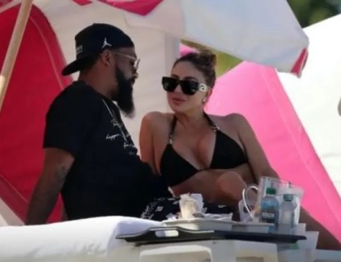 Η έξοδος της πρώην γυναίκας του Σκότι Πίπεν με τον γιο του Μάικλ Τζόρνταν