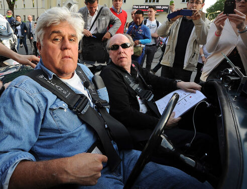 Jay Leno: Πήρε εξιτήριο από το νοσοκομείο - Η πρώτη φωτογραφία μετά το ατύχημα στο γκαράζ του