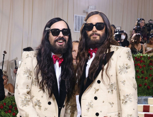 Ο καλλιτεχνικός διευθυντής του οίκου Gucci, με τον ηθοποιό Jared Leto, στο Met Gala 2022