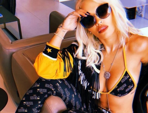 Η see-through εμφάνιση της Ρίτα Όρα στα British Fashion Awards