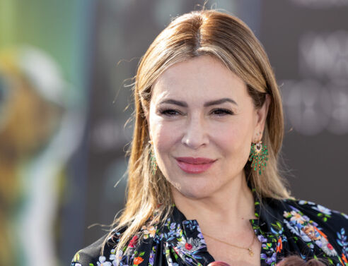 Αλίσα Μιλάνο: Έγινε 50 και το γιορτάζει με μια φωτογραφία... χωρίς φίλτρα