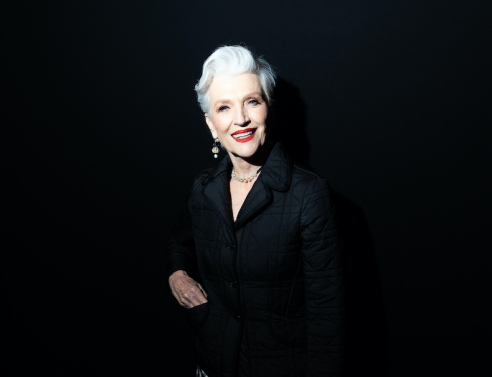 Μέι Μασκ: Η μητέρα του Ίλον Μασκ είναι μοντέλο στα 74 της χρόνια