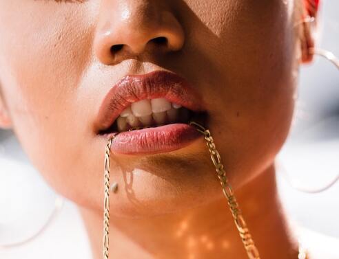 Ποιες είναι οι τάσεις στα αξεσουάρ για τη σεζόν Άνοιξη 2023