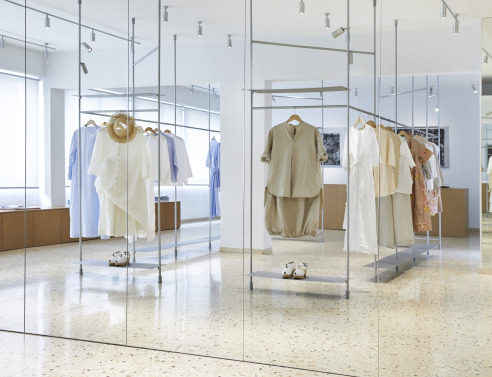 Η διαχρονικότητα συναντά το μοντέρνο design στο πιο ξεχωριστό concept store της Πλάκας 