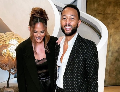 Κρίσι Τέιγκεν - Τζον Λέτζεντ: Ανακοίνωσαν τη γέννηση του τέταρτου παιδιού τους μέσω παρένθετης μητέρας - Τα πρώτα στιγμιότυπα στο Instagram.