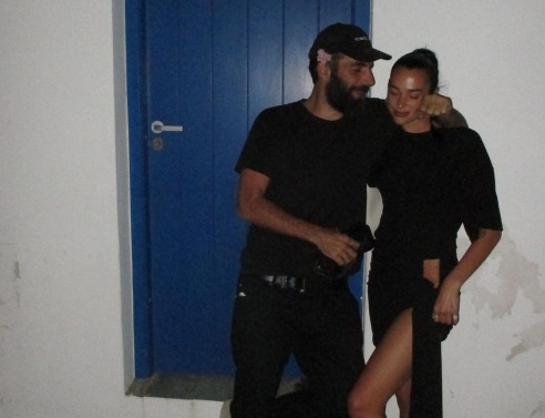 Dua Lipa & Romain Gavras στη Σίφνο