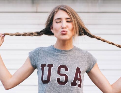 Τι τρέχει με την «κοριτσοποίηση» της μόδας;